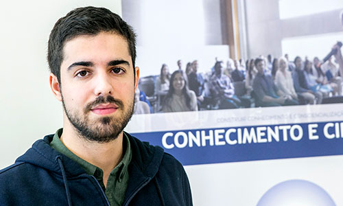 Ricardo Martins, estudante, gostava que os governantes como prioridade a legislação e o que fazer em caso de avaria ou acidente.